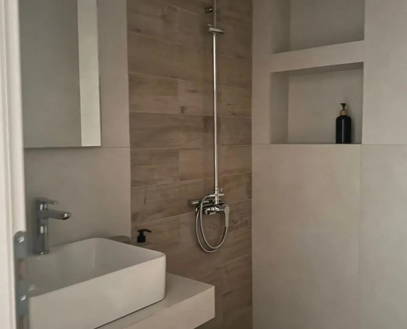 Milos Apartments Afytos