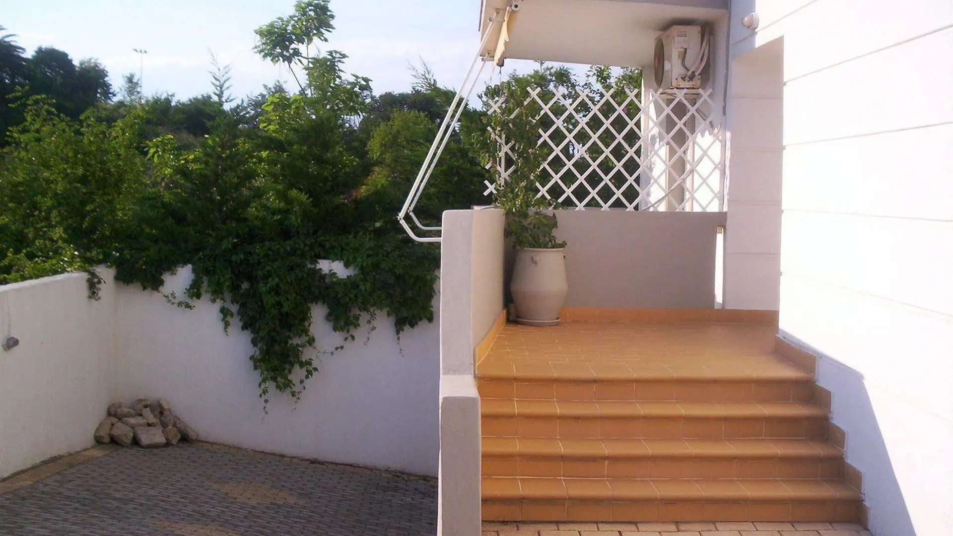 Milos Apartments Afytos Greece