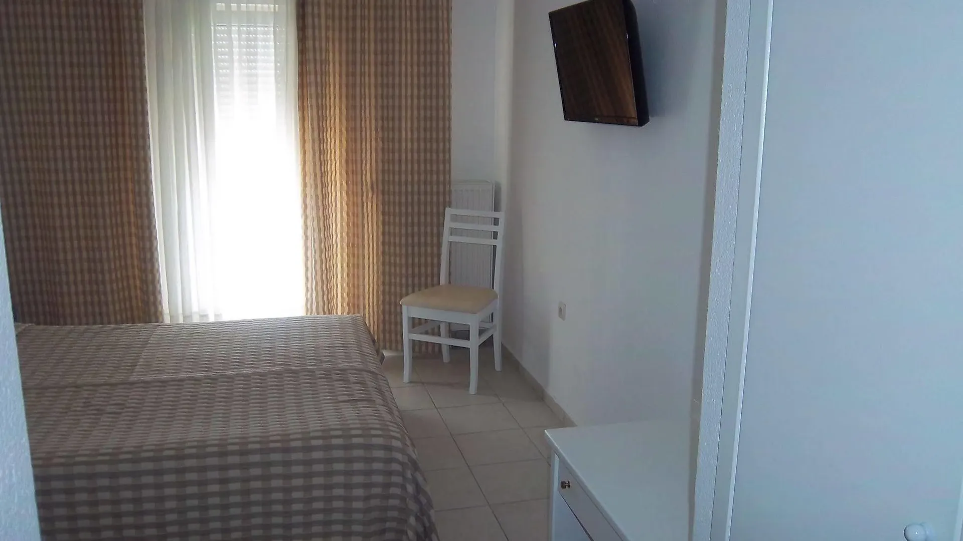 Milos Apartments Afytos