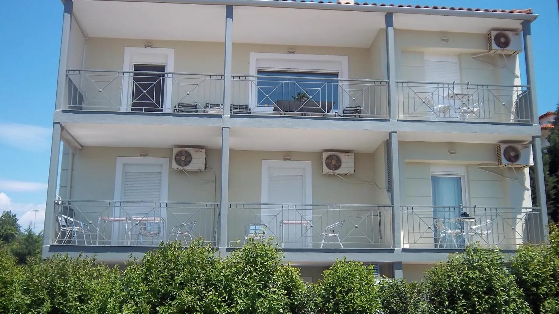 Milos Apartments Afytos
