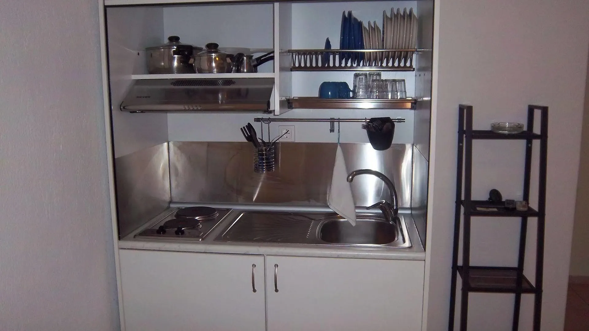 Milos Apartments Afytos