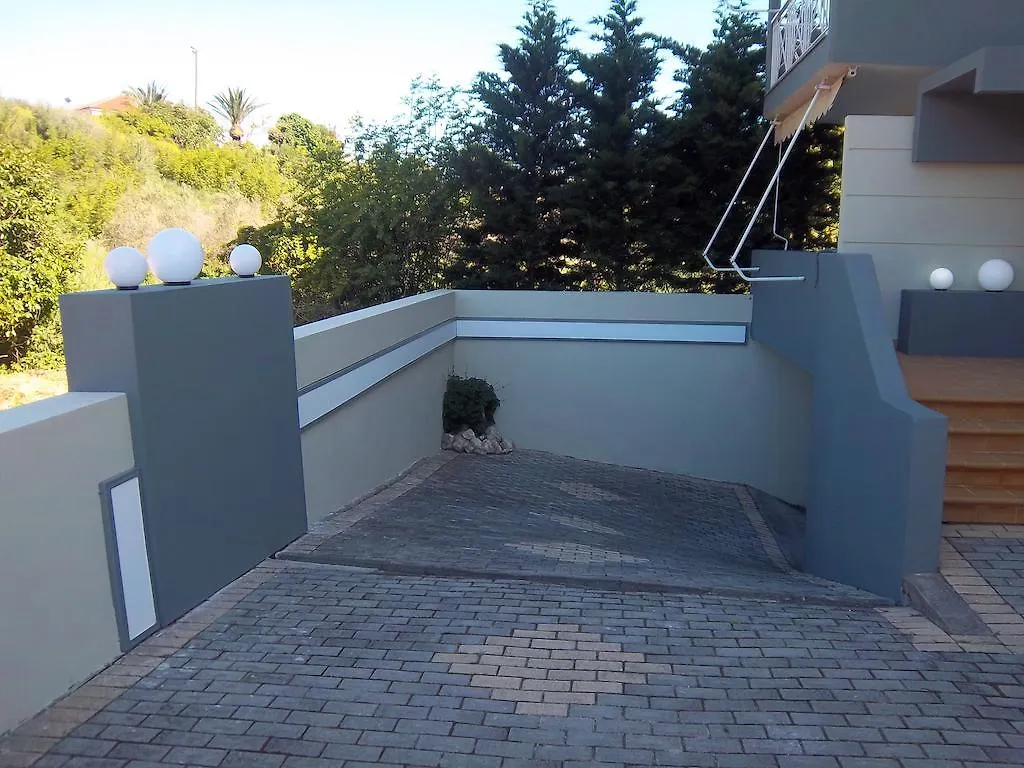 Milos Apartments Afytos